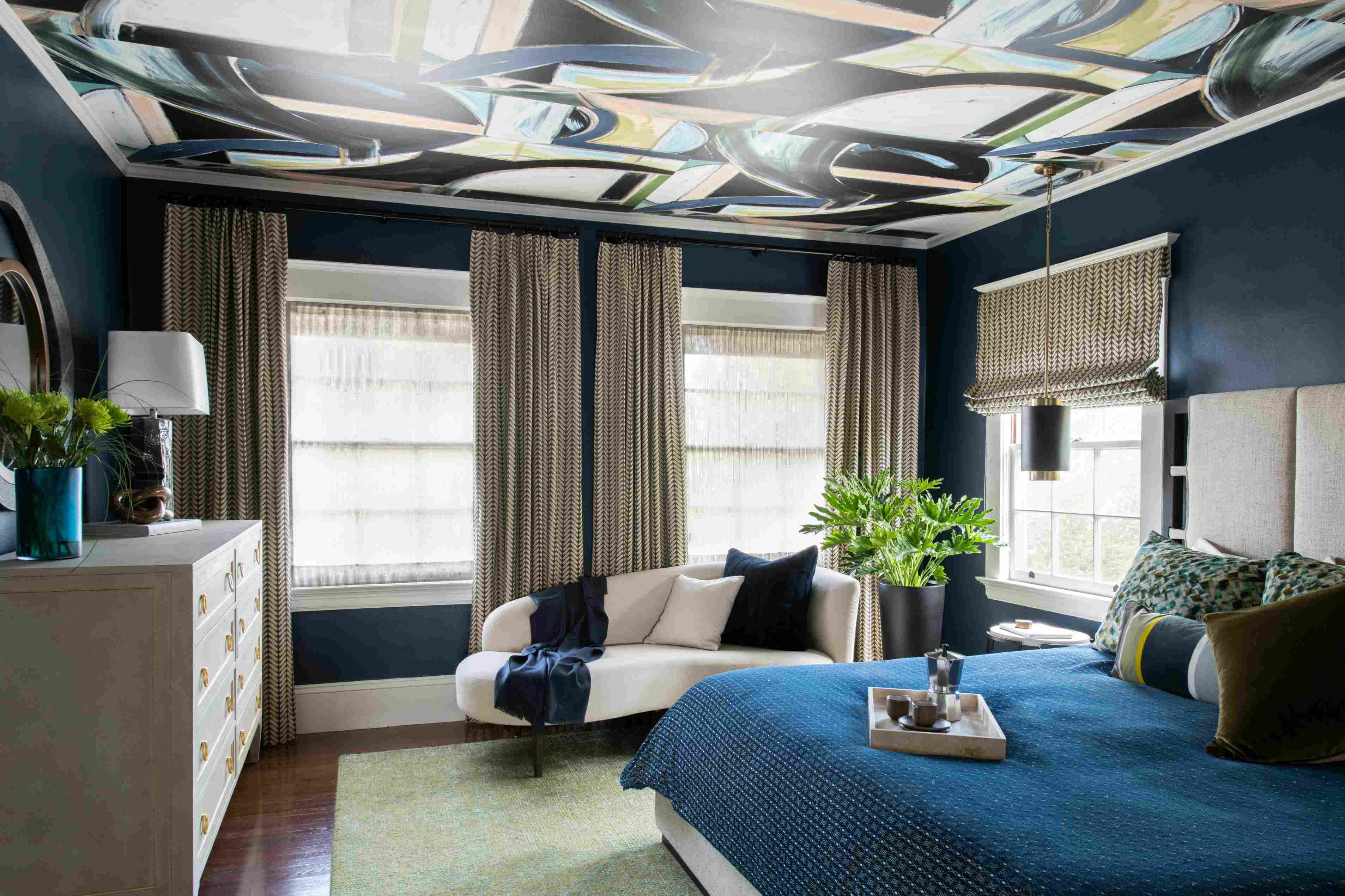 ae_flMBOoF08xWMo_HouzzTV_SanFrancisco_RefinedInteriors_LauraElliott-1.jpg